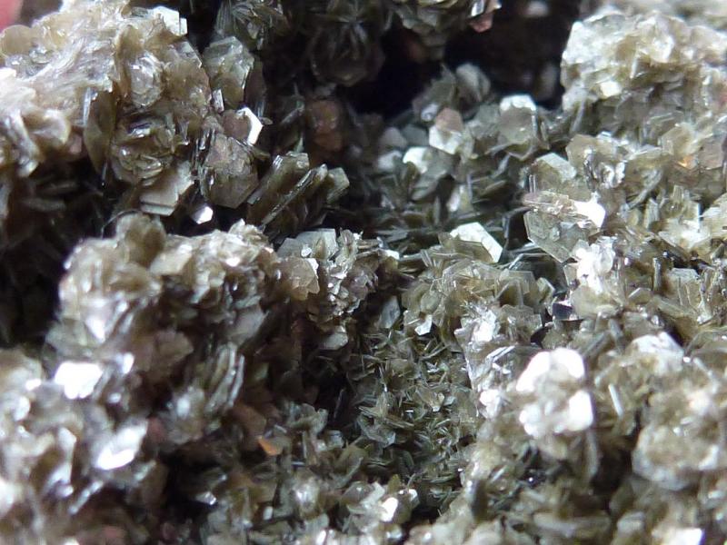 Fluorapatito, Moscovita
5 x 4 cm. El Apatito 1 cm.
(Autor: javier ruiz martin)