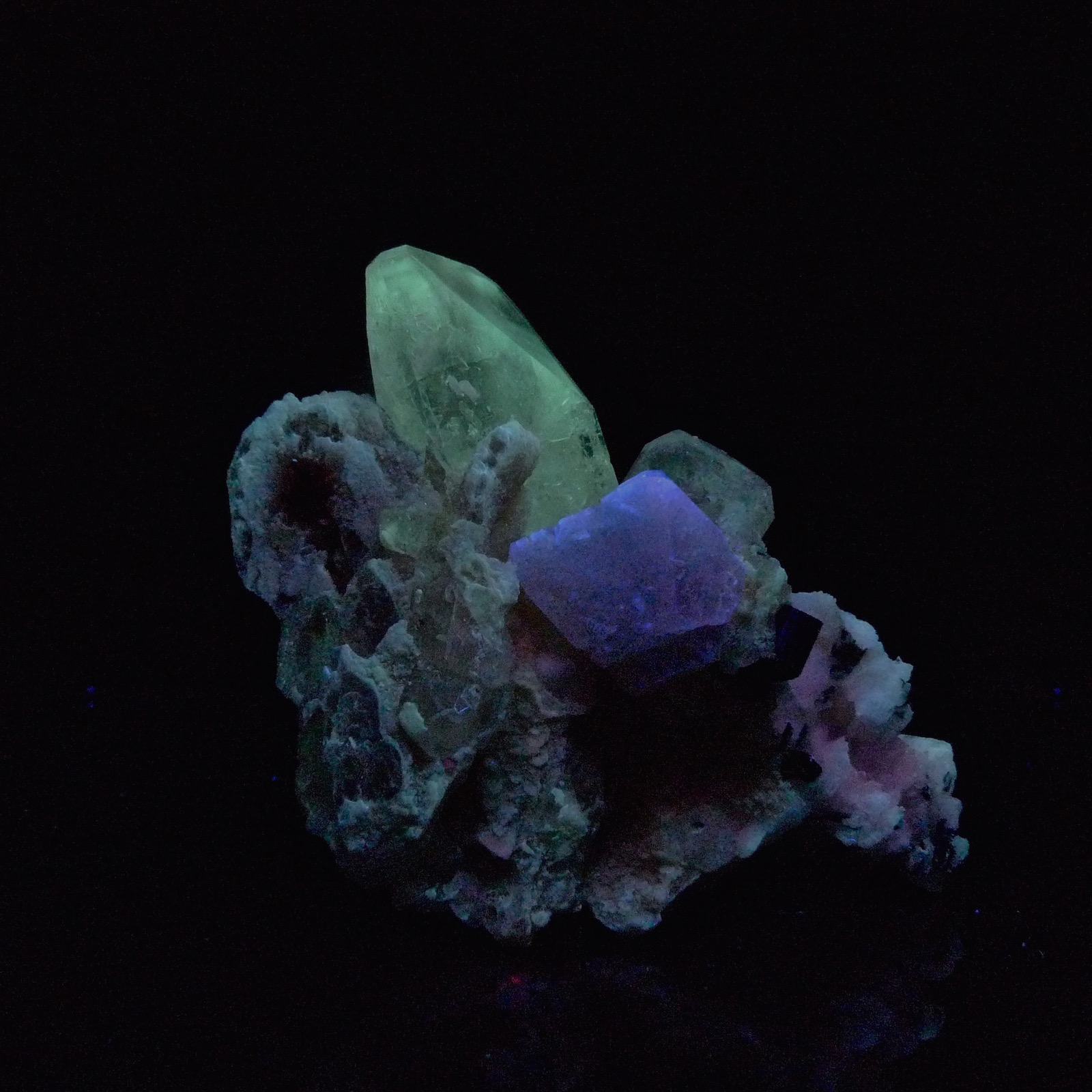 Hydroxylherderita + Topacio
5,5 x 4 x 3,3 cm
(Autor: Josele)