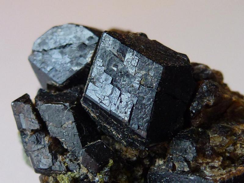 Granate
5 x 4 cm.
(Autor: javier ruiz martin)