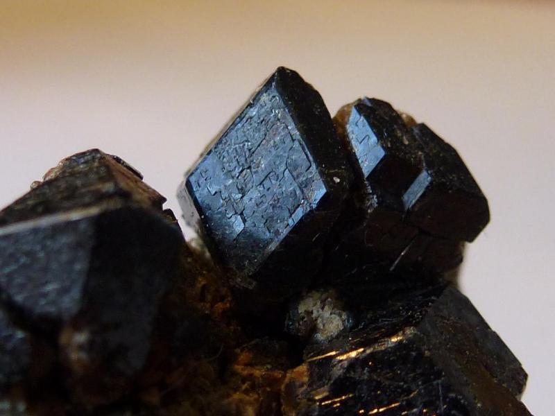 Granate
5 x 4 cm.
(Autor: javier ruiz martin)