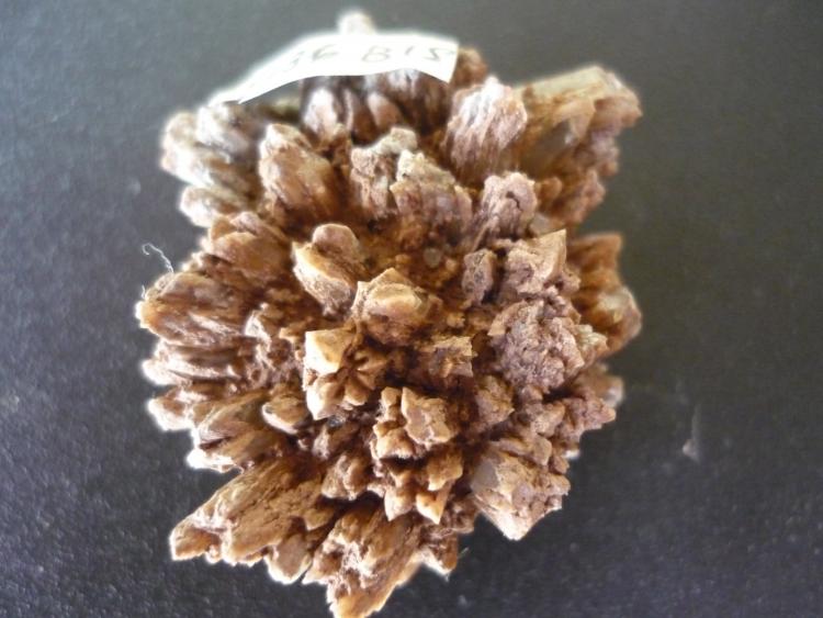Aragonito
4 cm x 3 cm x 2,5 cm.
(Autor: Tomas Ruiz de Arbulo Saez)