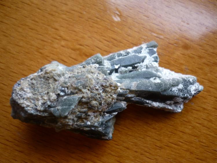 Cuarzo (variedad prasio) con Hematites
6 cm x 3 cm x 2 cm.
(Autor: Tomas Ruiz de Arbulo Saez)