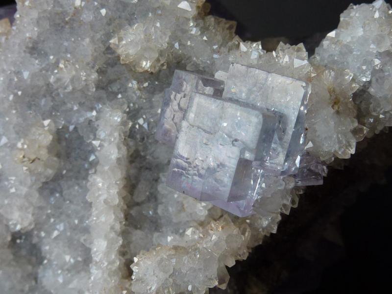 Fluorita, cuarzo
9 x 6 cm.
(Autor: javier ruiz martin)