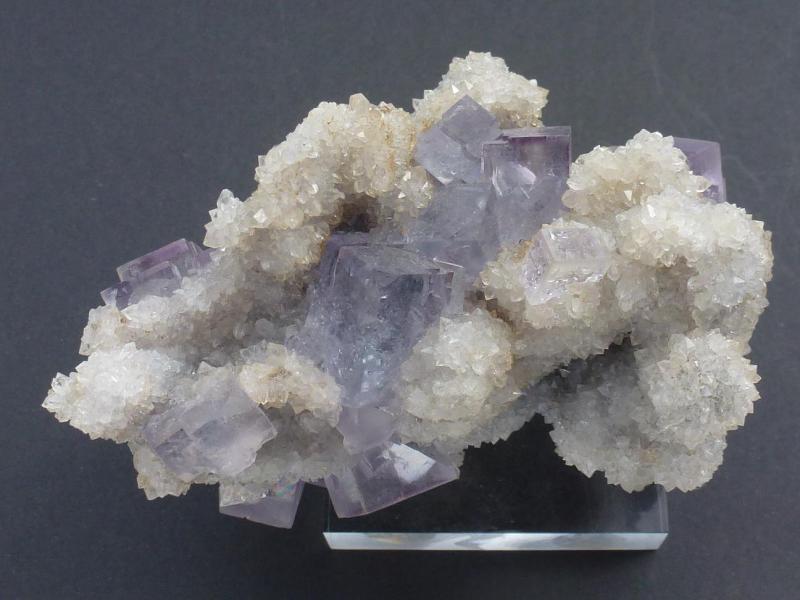 Fluorita, cuarzo
9 x 6 cm.
(Autor: javier ruiz martin)