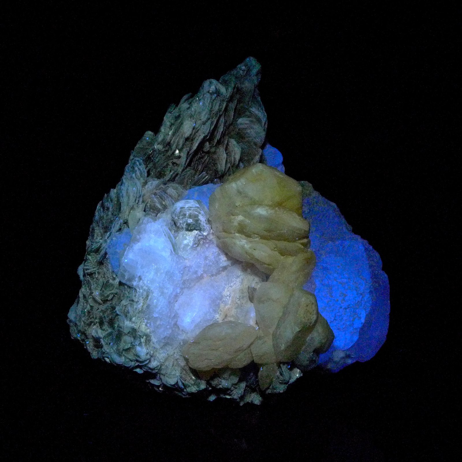 Calcita
9 x 8 x 6 cm
(Autor: Josele)