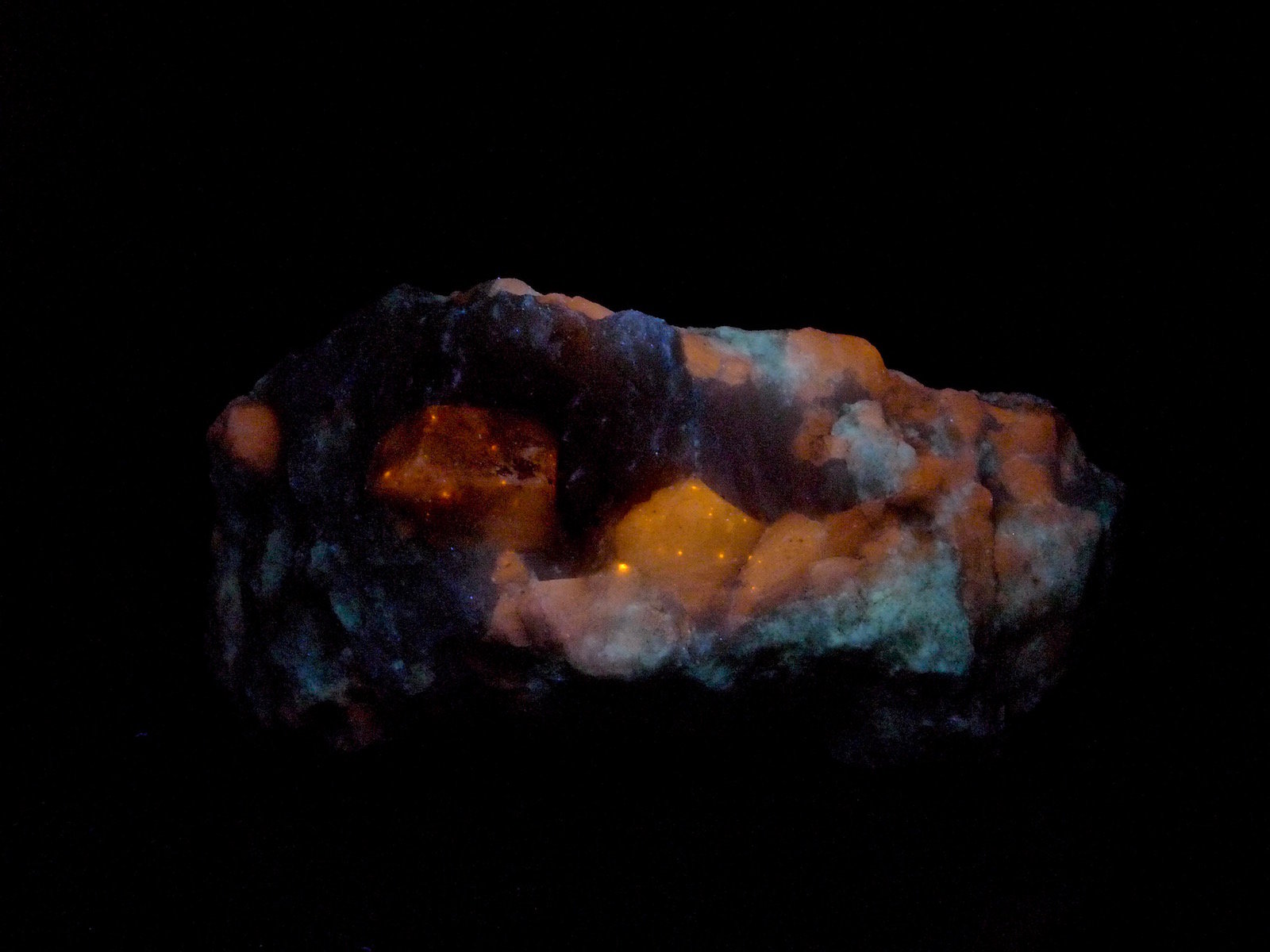 Sodalita
12 x 7 x 6 cm
(Autor: Josele)