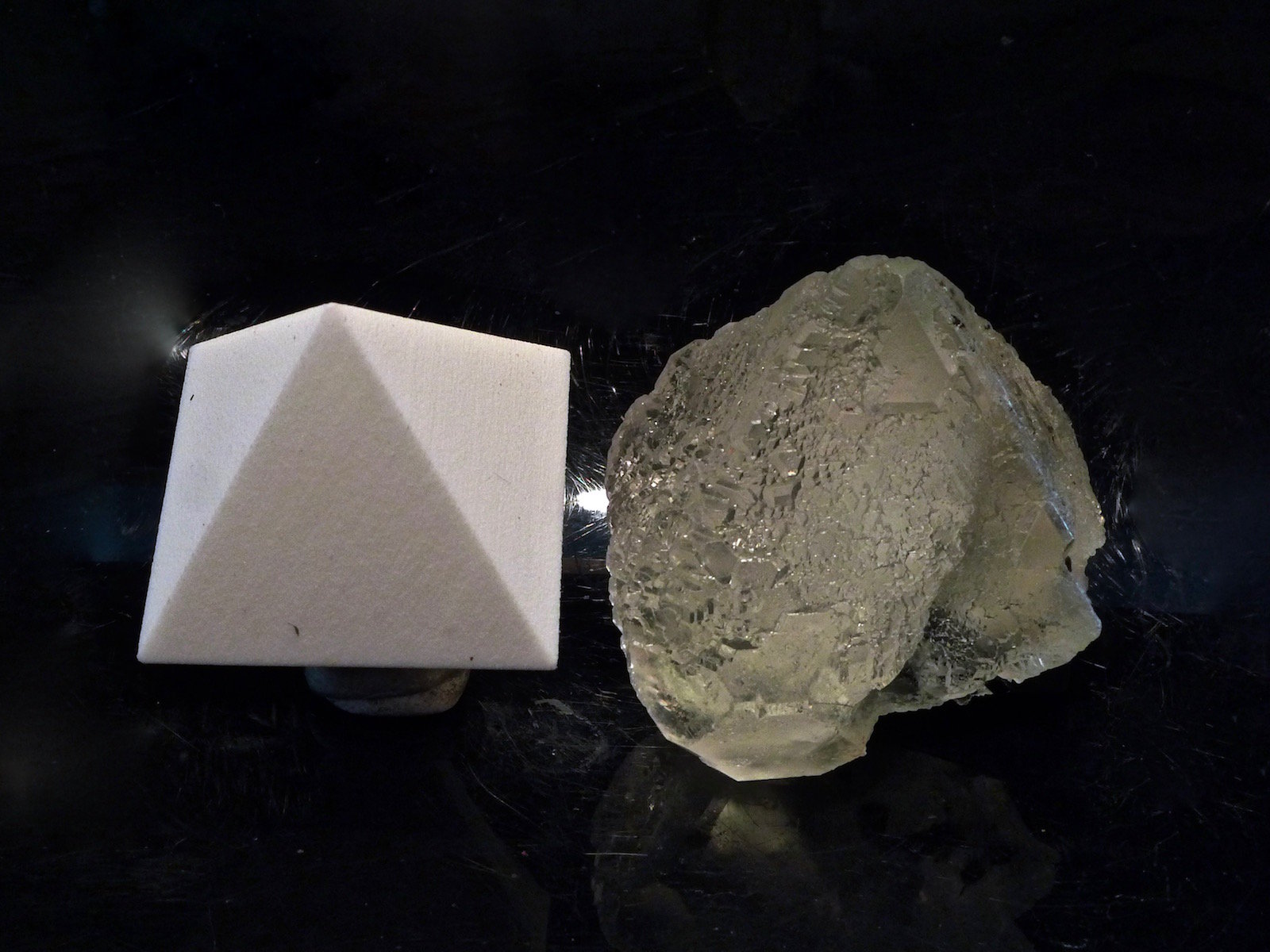Fluorita
6,2 x 5,5 x 4,2 cm
(Autor: Josele)