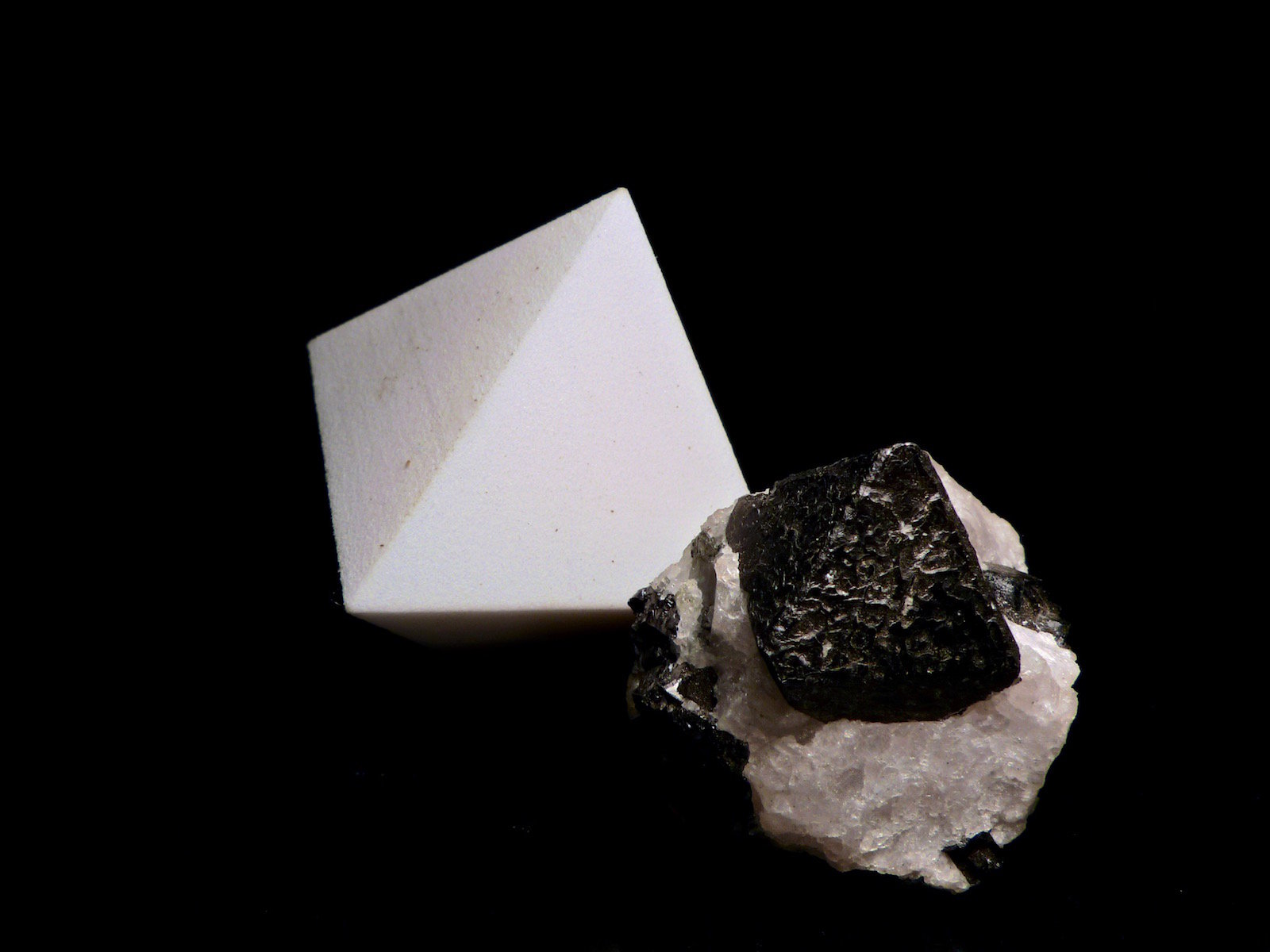 Magnetita
3,6 x 3,4 x 2,5 cm
(Autor: Josele)