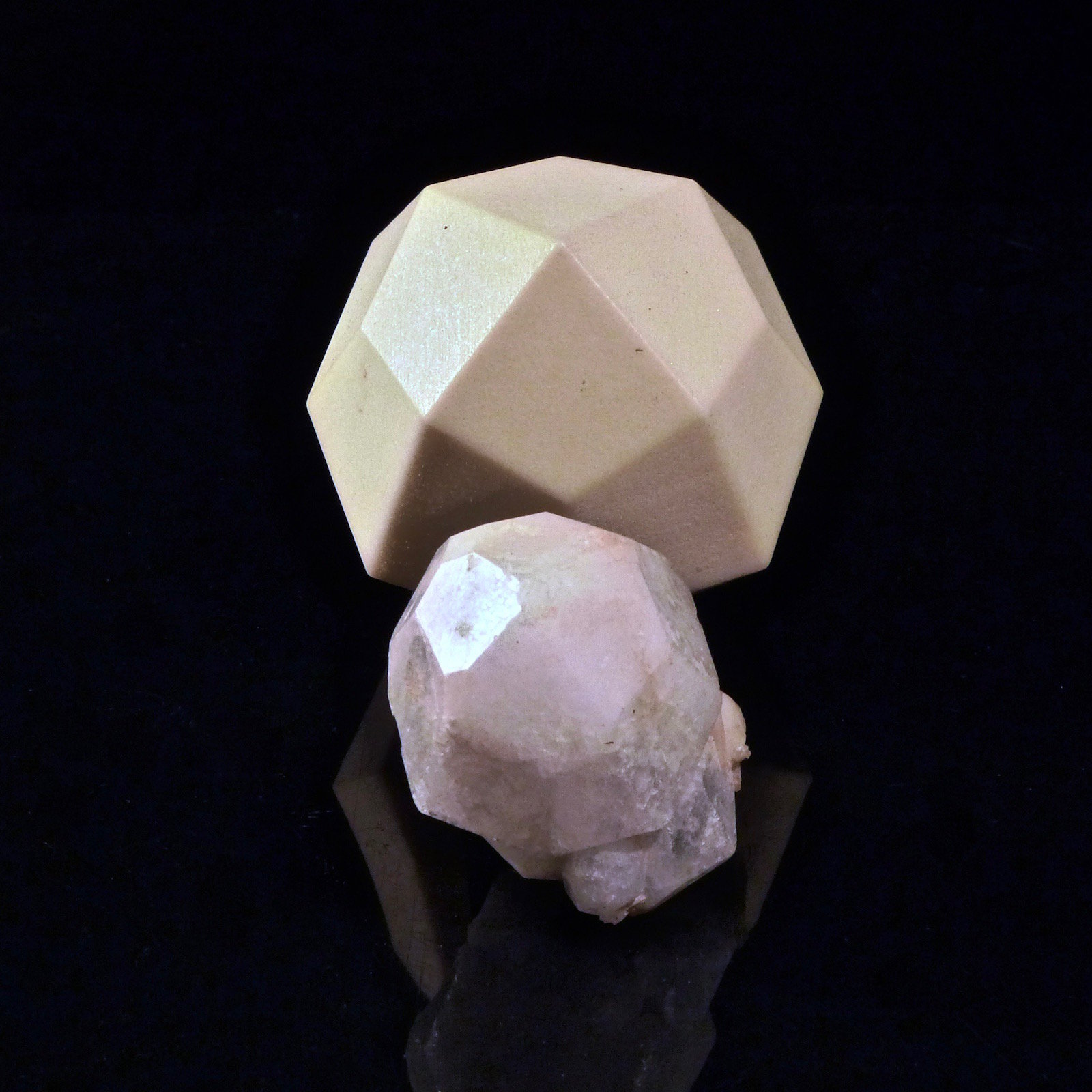 Analcima
3 x 3 x 2,8 cm
(Autor: Josele)