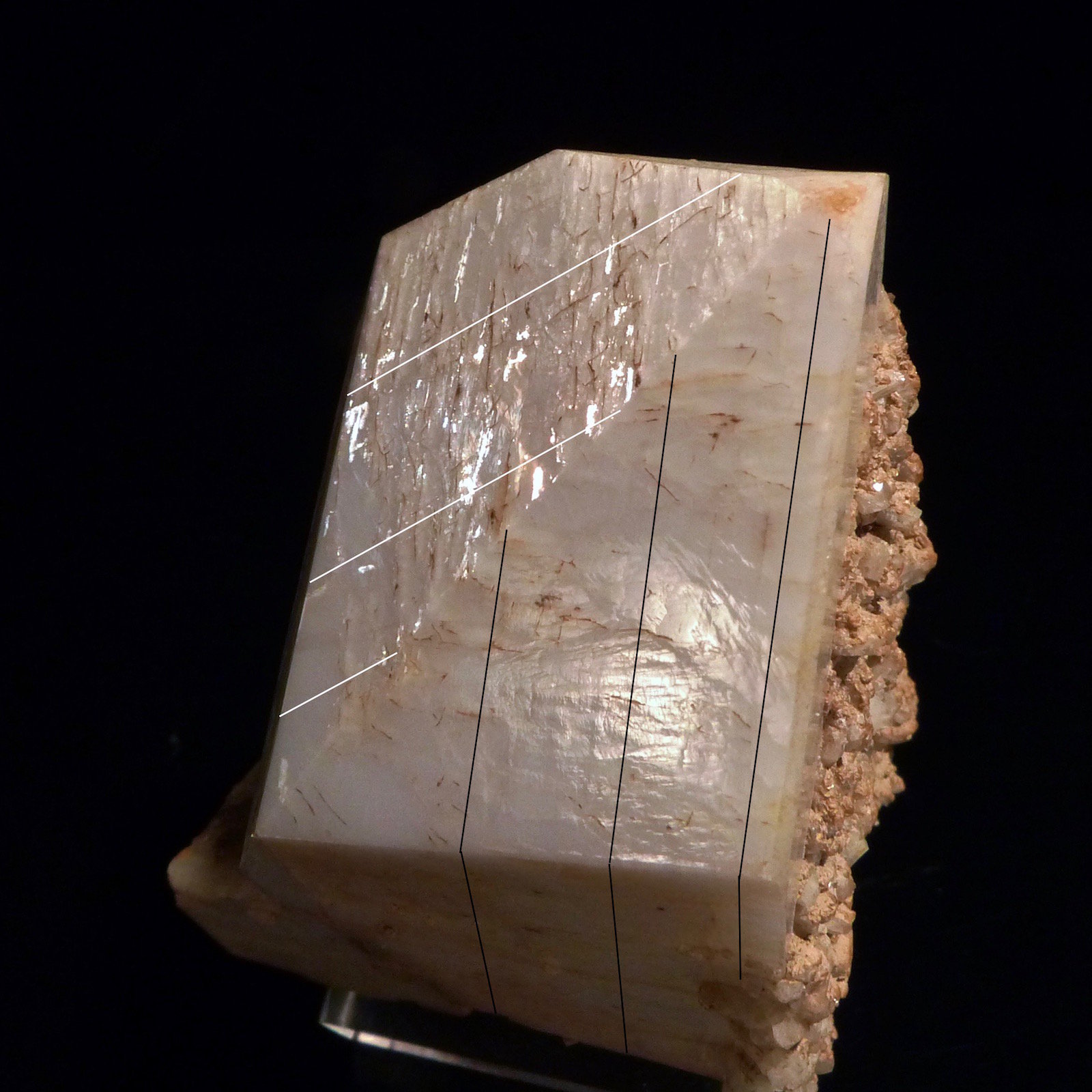 Microclina (macla de Baveno)
7,5 x 5 x 4 cm
(Autor: Josele)