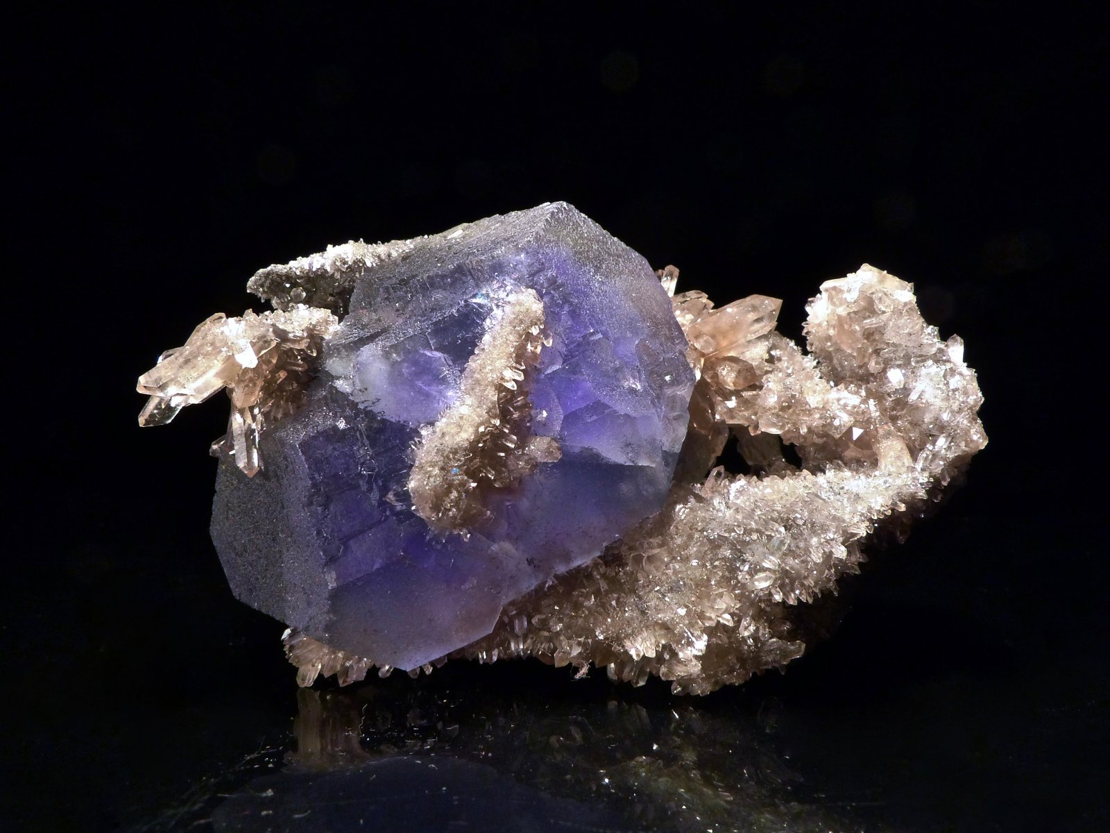 Fluorita
8 x 5 x 4,5 cm
(Autor: Josele)