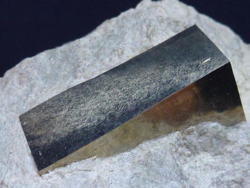 Pirita
6 cm x 5 cm. Cristal de 2,5 cm x 1 cm x 0,8 cm
(Autor: javier ruiz martin)