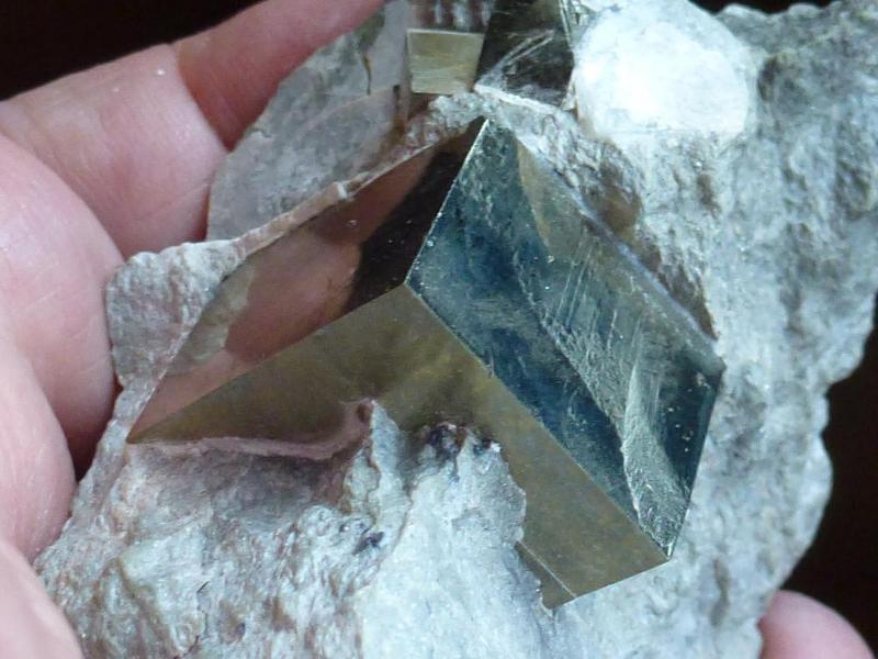 Pirita
Cristal de 2,5 cm x 2 cm
(Autor: javier ruiz martin)