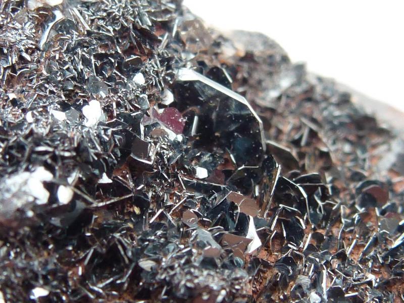Hematites con pequeños cristales de Cuarzo
6 x 6 cm.
(Autor: javier ruiz martin)