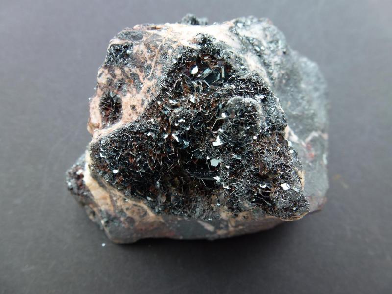 Hematites con pequeños cristales de Cuarzo
6 x 6 cm.
(Autor: javier ruiz martin)