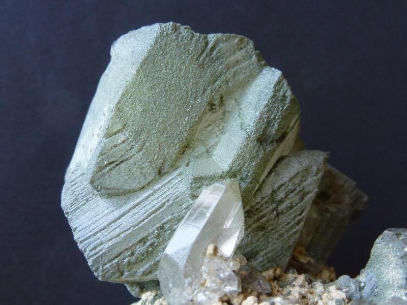 Ortoclasa (variedad adularia), Clorita, Cuarzo
(Autor: javier ruiz martin)