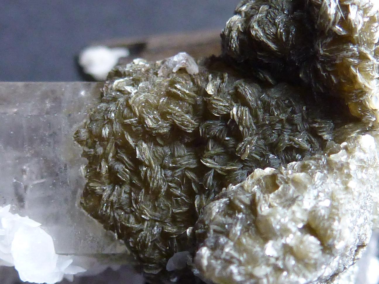Arsenopirita, Cuarzo, Moscovita y Calcita
5 x 4 cm.
(Autor: javier ruiz martin)