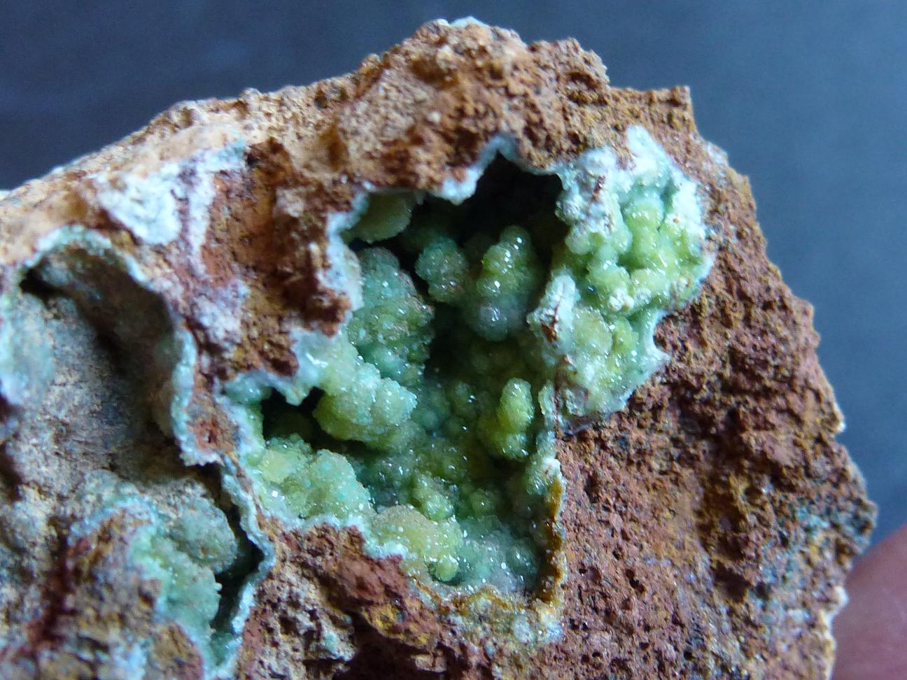Wavellita
Pieza 3,5 x 3 cm. Geoda 2 x 1 cm.
(Autor: javier ruiz martin)