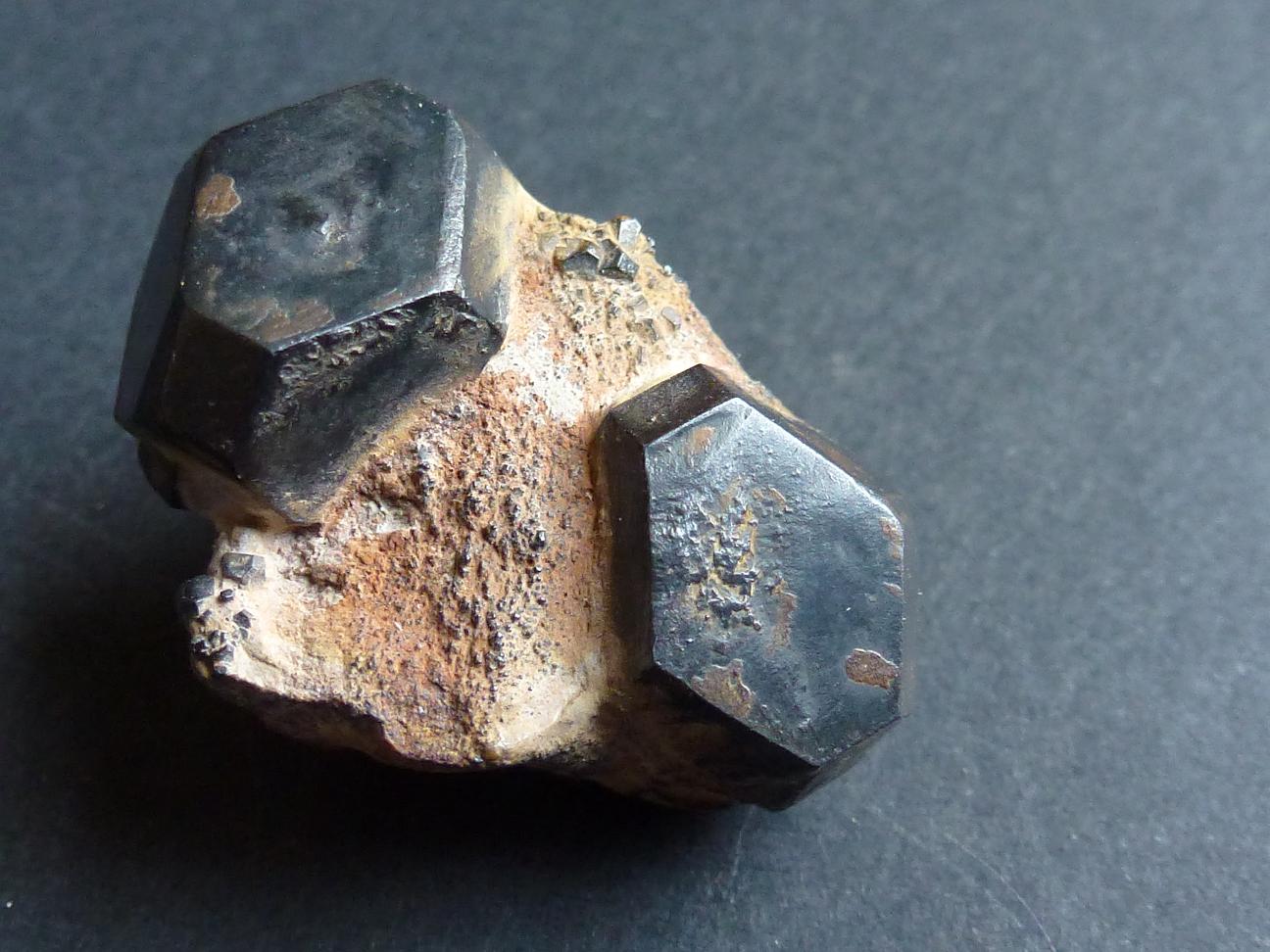 Pirita transformada en Hematites
2,5 x 1,5 cm.
(Autor: javier ruiz martin)