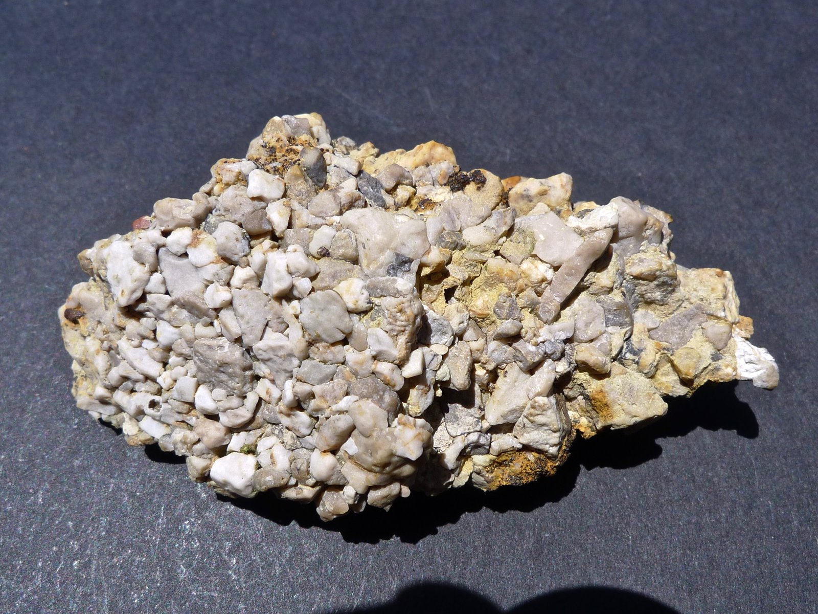 Brecha caliza
7,5 x 4,5 x 3 cm
(Autor: Josele)
