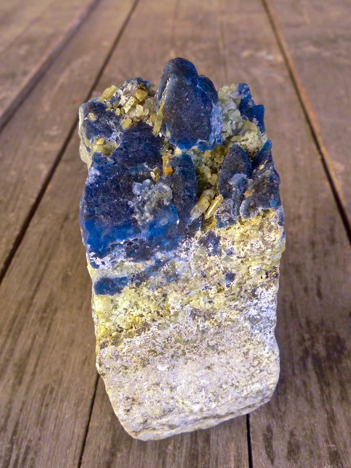 Afghanita
8,5 x 5,5 x 4 cm
(Autor: Josele)