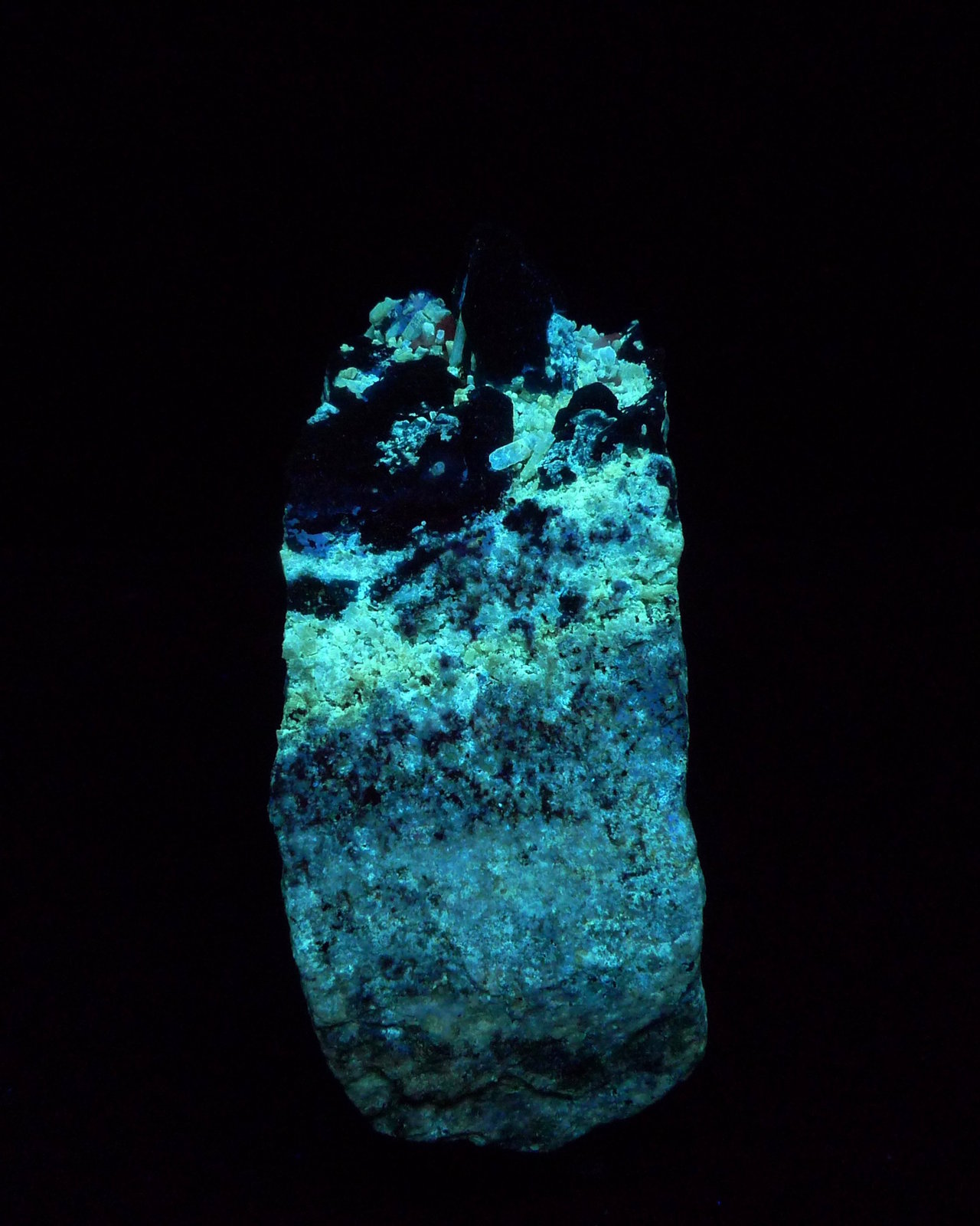 Afghanita
8,5 x 5,5 x 4 cm
(Autor: Josele)