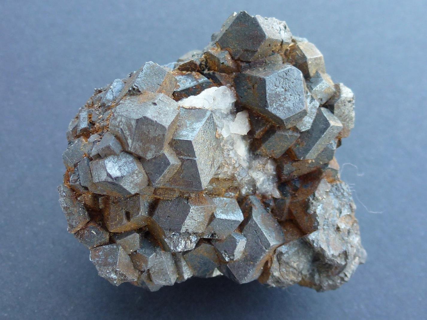 Magnetita
6 x 6 cm.
(Autor: javier ruiz martin)