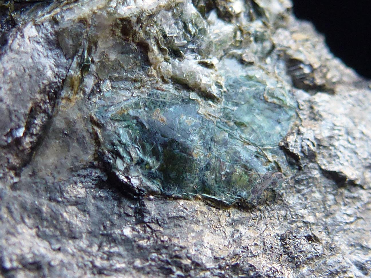 Tremolita, Magnetita y Clorita
6 x 4 cm
(Autor: javier ruiz martin)