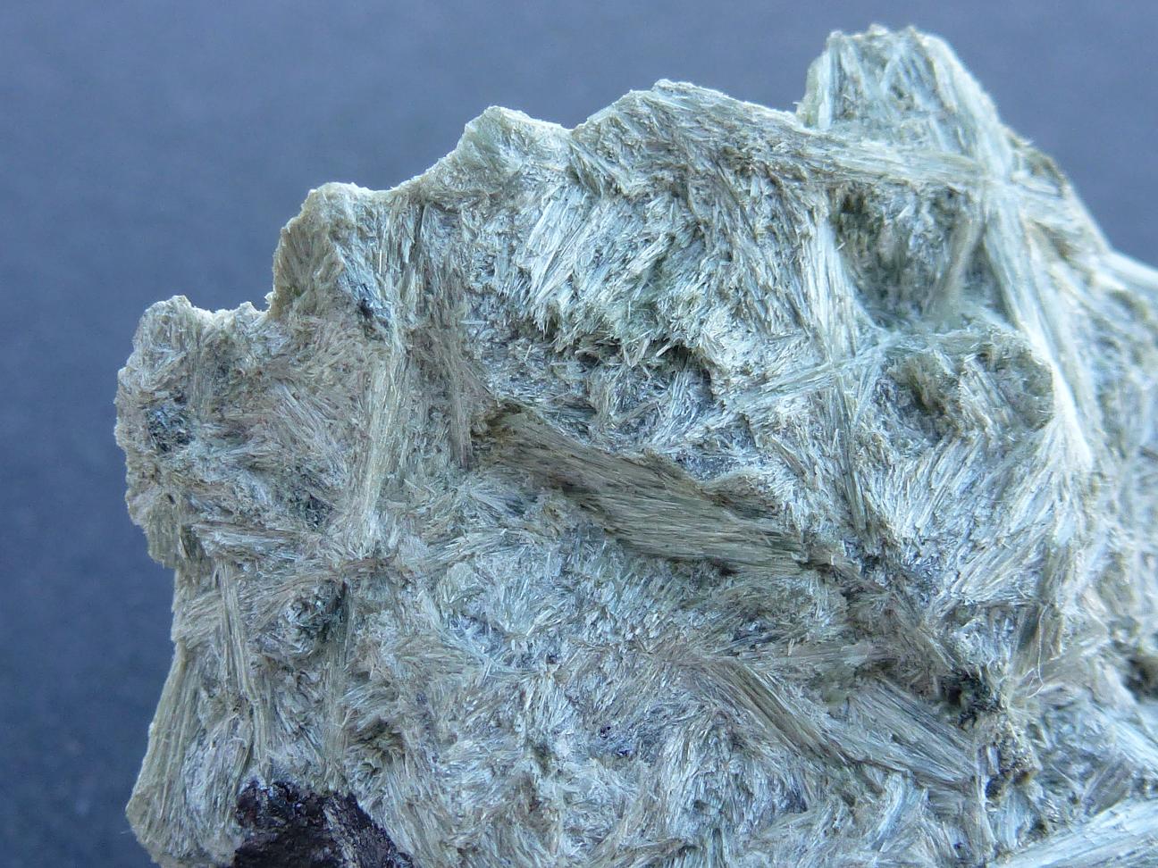 Tremolita, Magnetita y Clorita
6 x 4 cm
(Autor: javier ruiz martin)