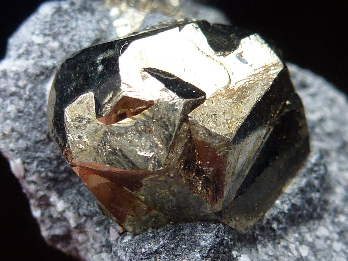 Pirita en Talco
1,5 x 1,5 cm. la Pirita
(Autor: javier ruiz martin)