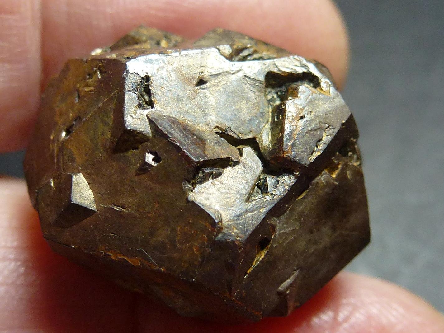 Pirita
2 x 2 cm.
(Autor: javier ruiz martin)