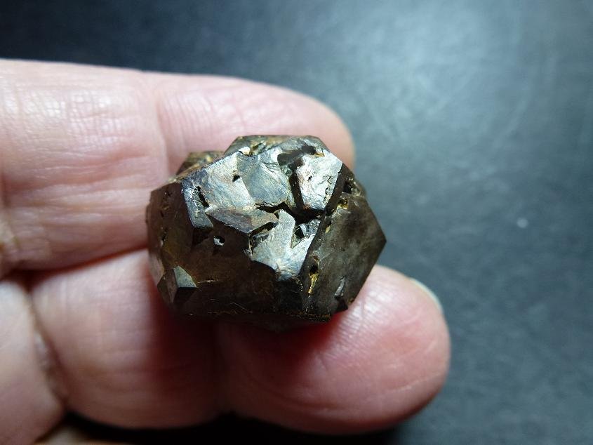 Pirita
2 x 2 cm.
(Autor: javier ruiz martin)