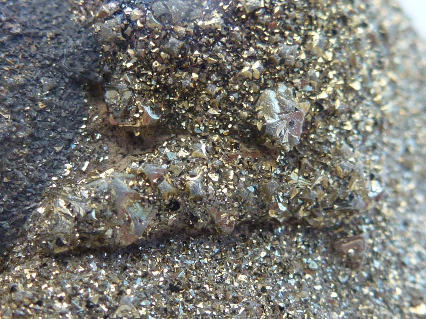 Pirita
4 x 4 cm.
(Autor: javier ruiz martin)