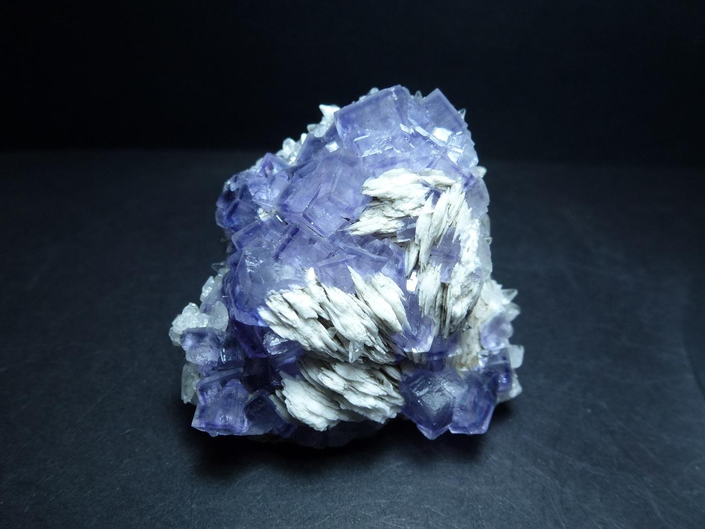 Fluorita con Barita y Calcita
6 x 5 cm.
(Autor: javier ruiz martin)