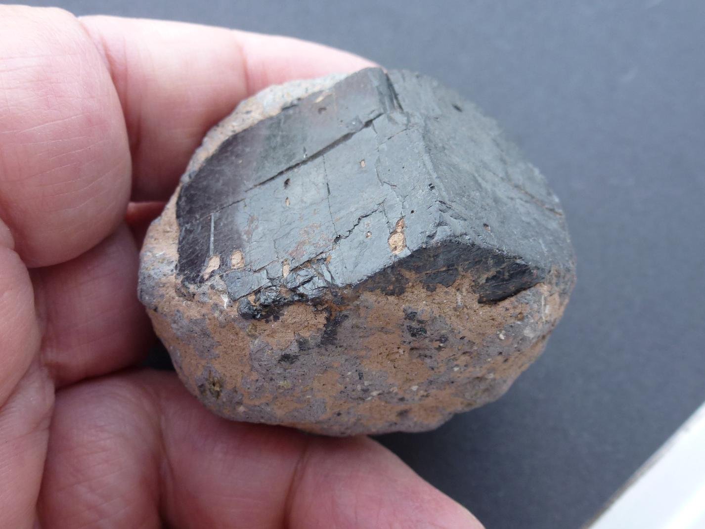 Kaersutita
6,5 x 6,5 cm.
(Autor: javier ruiz martin)