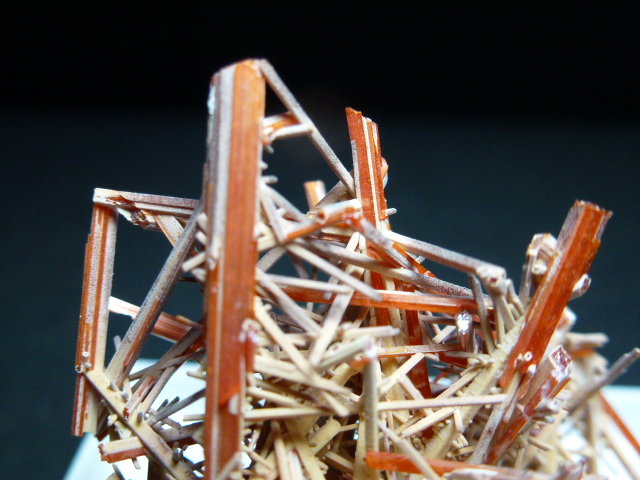 Gibbsita y Crocoita
5,5 x 3,5 cm.
(Autor: javier ruiz martin)