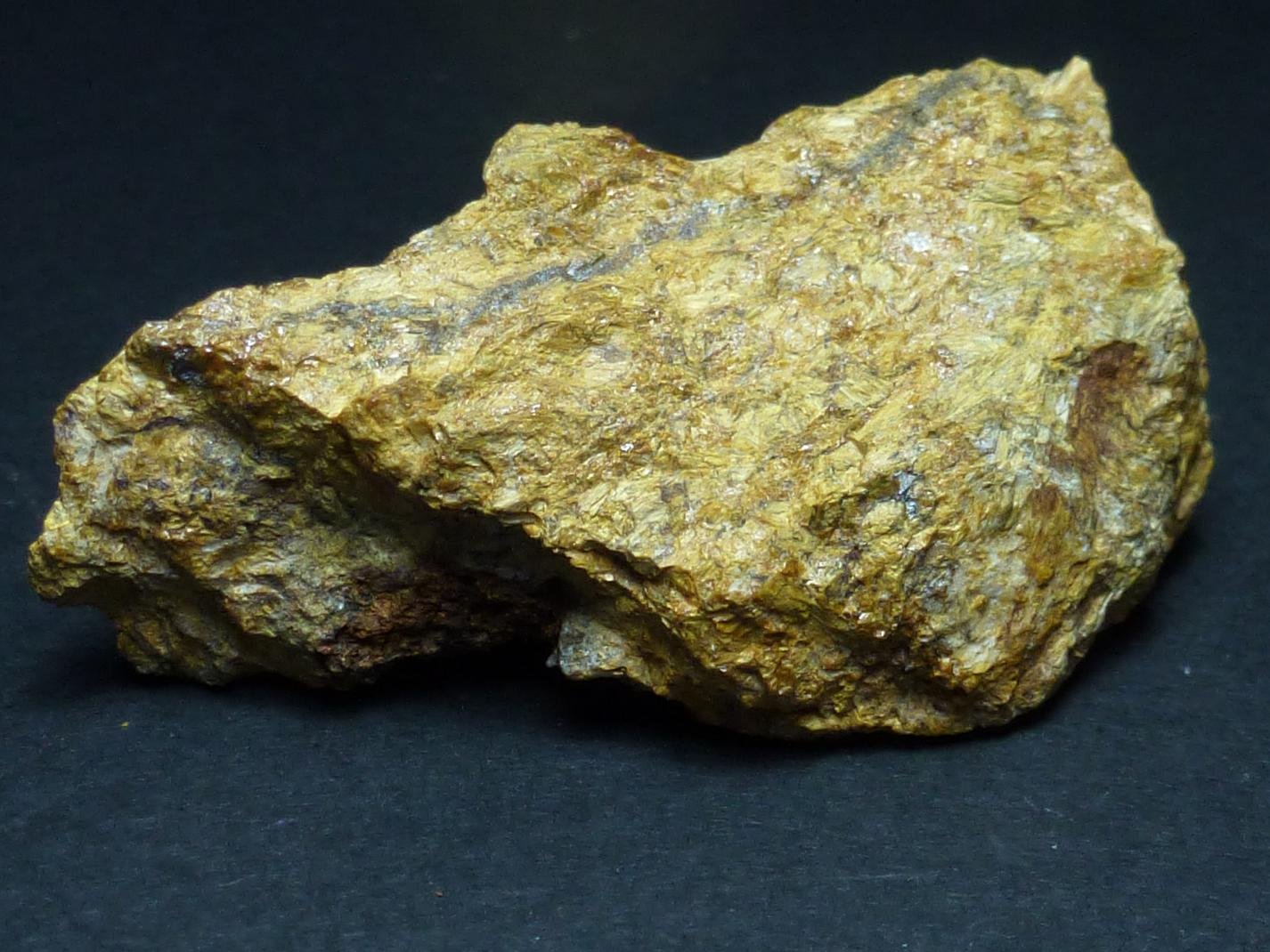 Bindheimita
5 x 3 cm.
(Autor: javier ruiz martin)