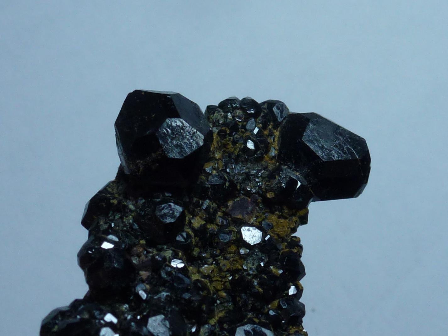 Grupo Granate y Magnetita
6 x 3,5 cm.
(Autor: javier ruiz martin)