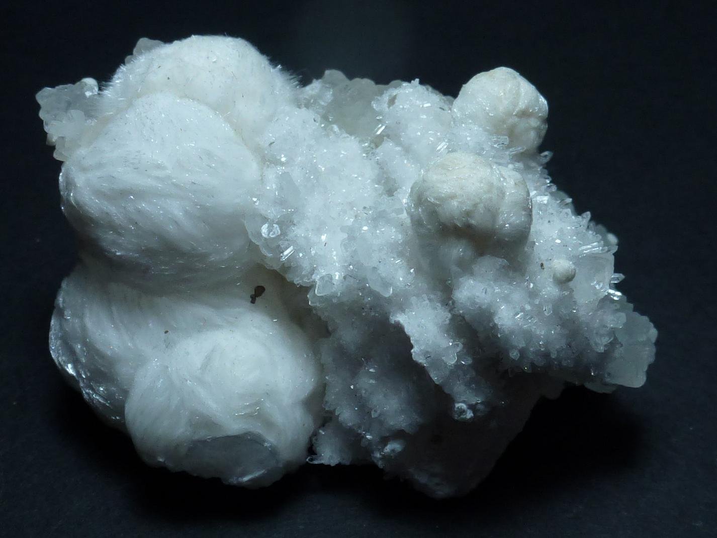 Girolita, Okenita, Prehnita y Cuarzo
6 x 4 cm.
(Autor: javier ruiz martin)
