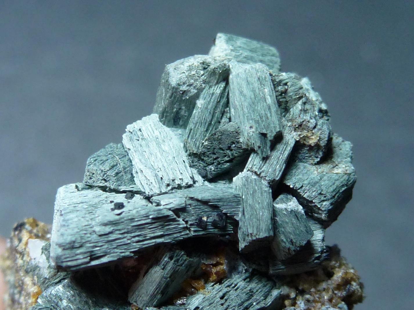 Anfibol (variedad uralita), Granate (Grupo) y Magnetita
4 x 4 cm.
(Autor: javier ruiz martin)