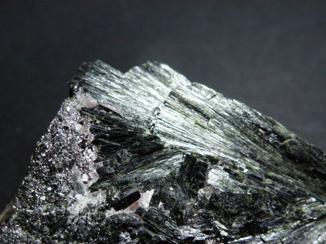 Diopsido y Löllingita
6 x 4 cm.
(Autor: javier ruiz martin)