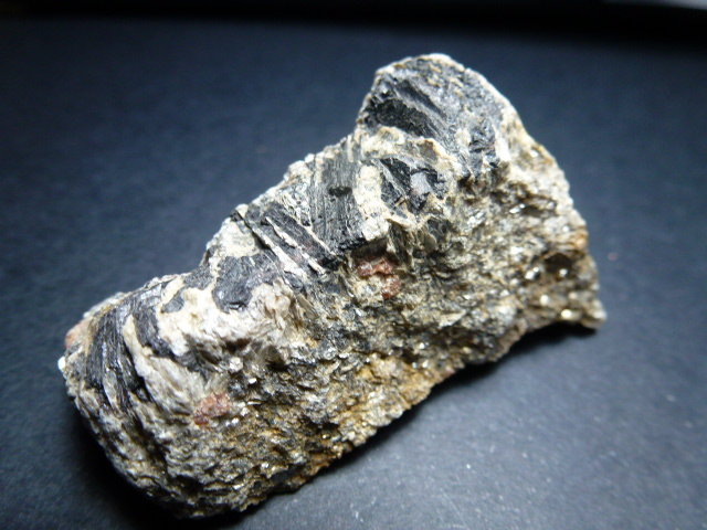 Ferberita, Cuarzo, Mica y Granate
7 x 3 cm.
(Autor: javier ruiz martin)