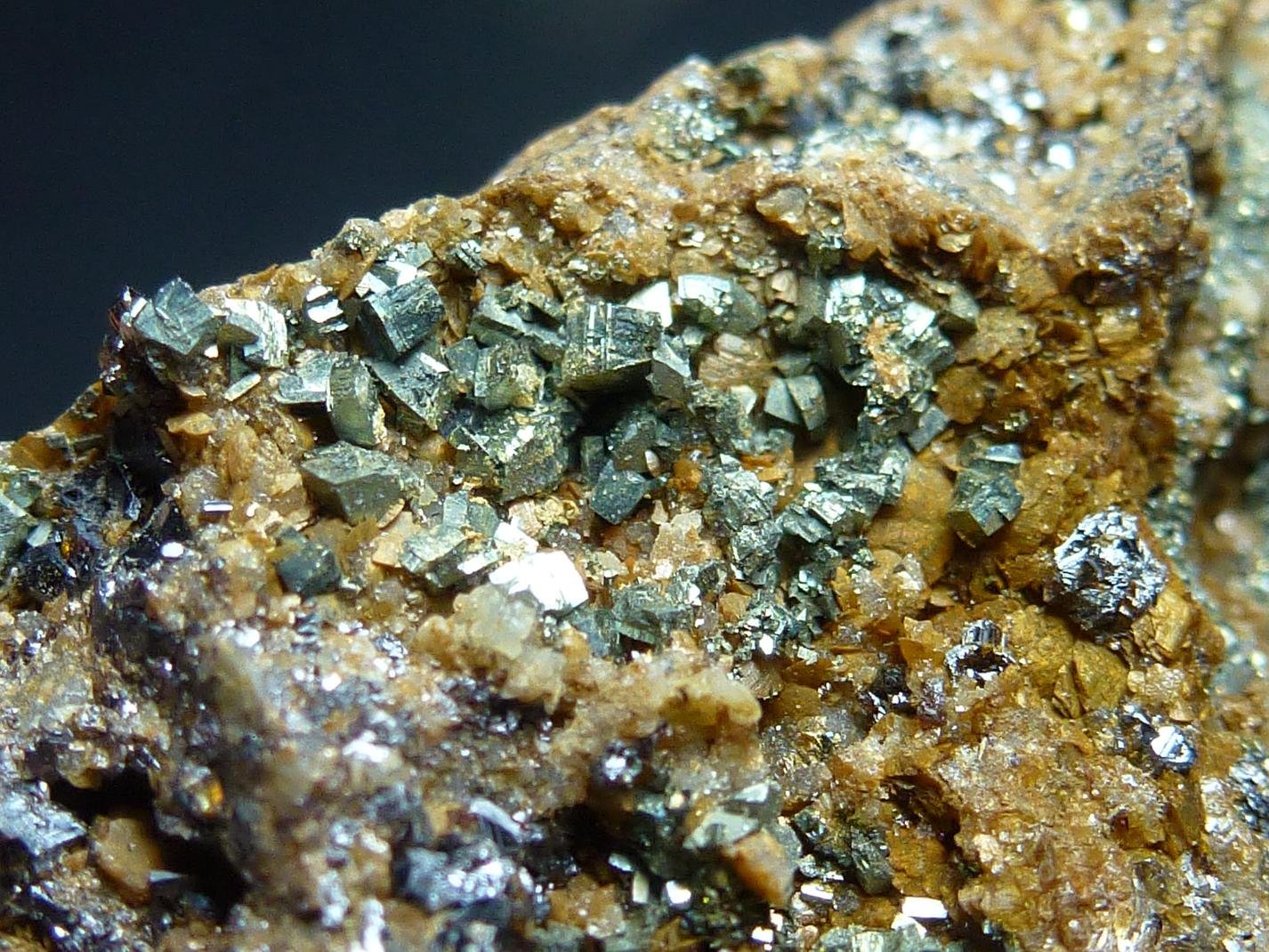 Pirita
0,1 cm. el cristal de Pirita
(Autor: javier ruiz martin)