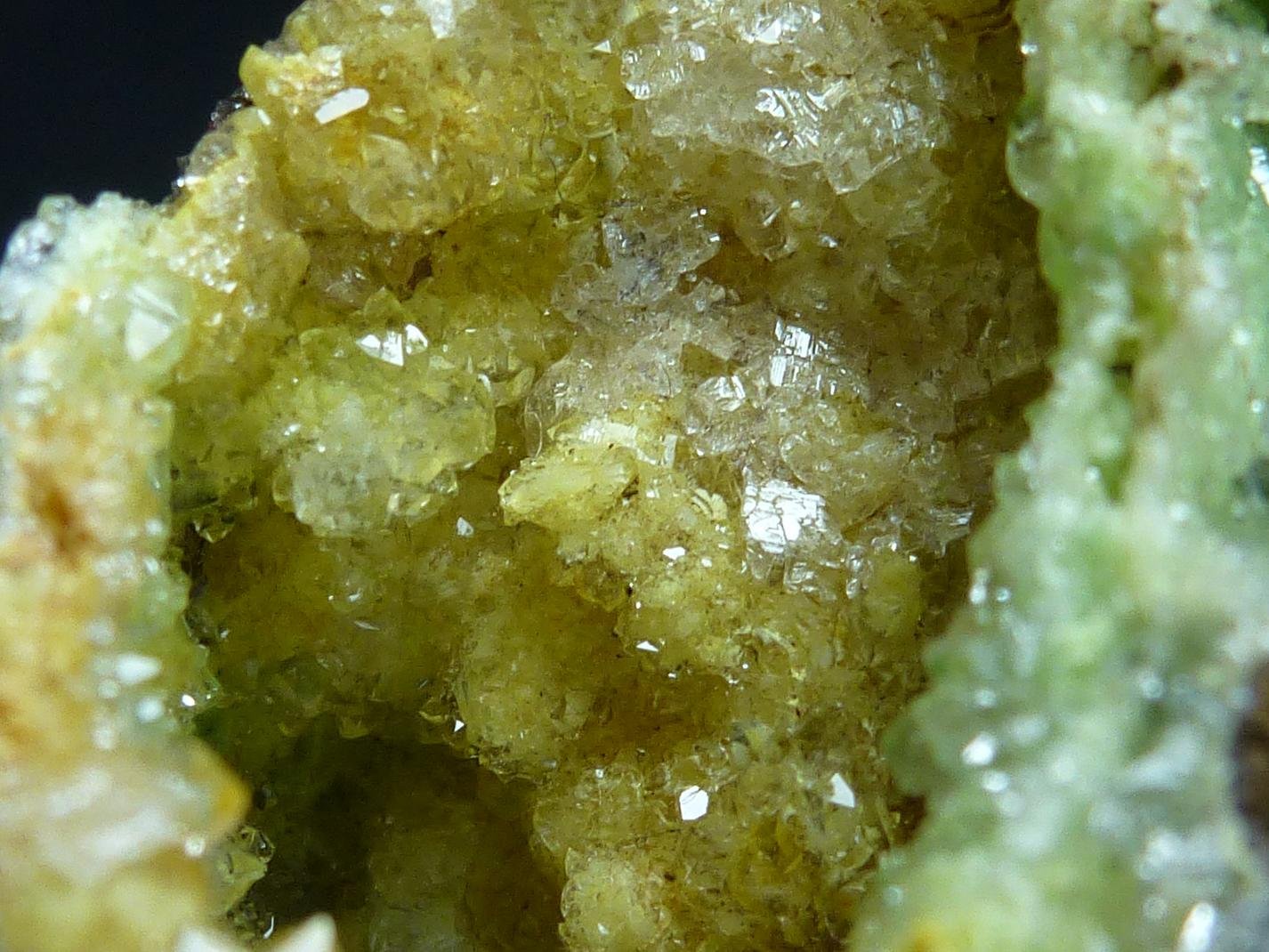 Phosphohedyphana (Fosfohedifana), Cuarzo
6 x 3 cm-
(Autor: javier ruiz martin)