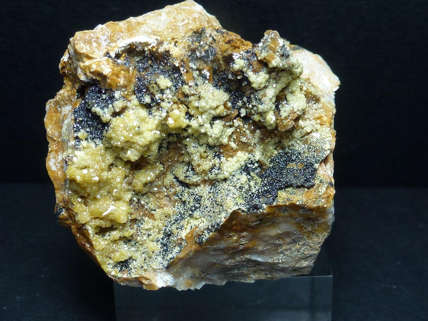 Vanadinita con Mottramita
5 x 4 cm.
(Autor: javier ruiz martin)