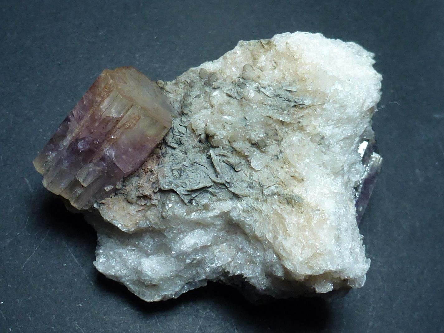 Aragonito
5 x 4 cm.
(Autor: javier ruiz martin)