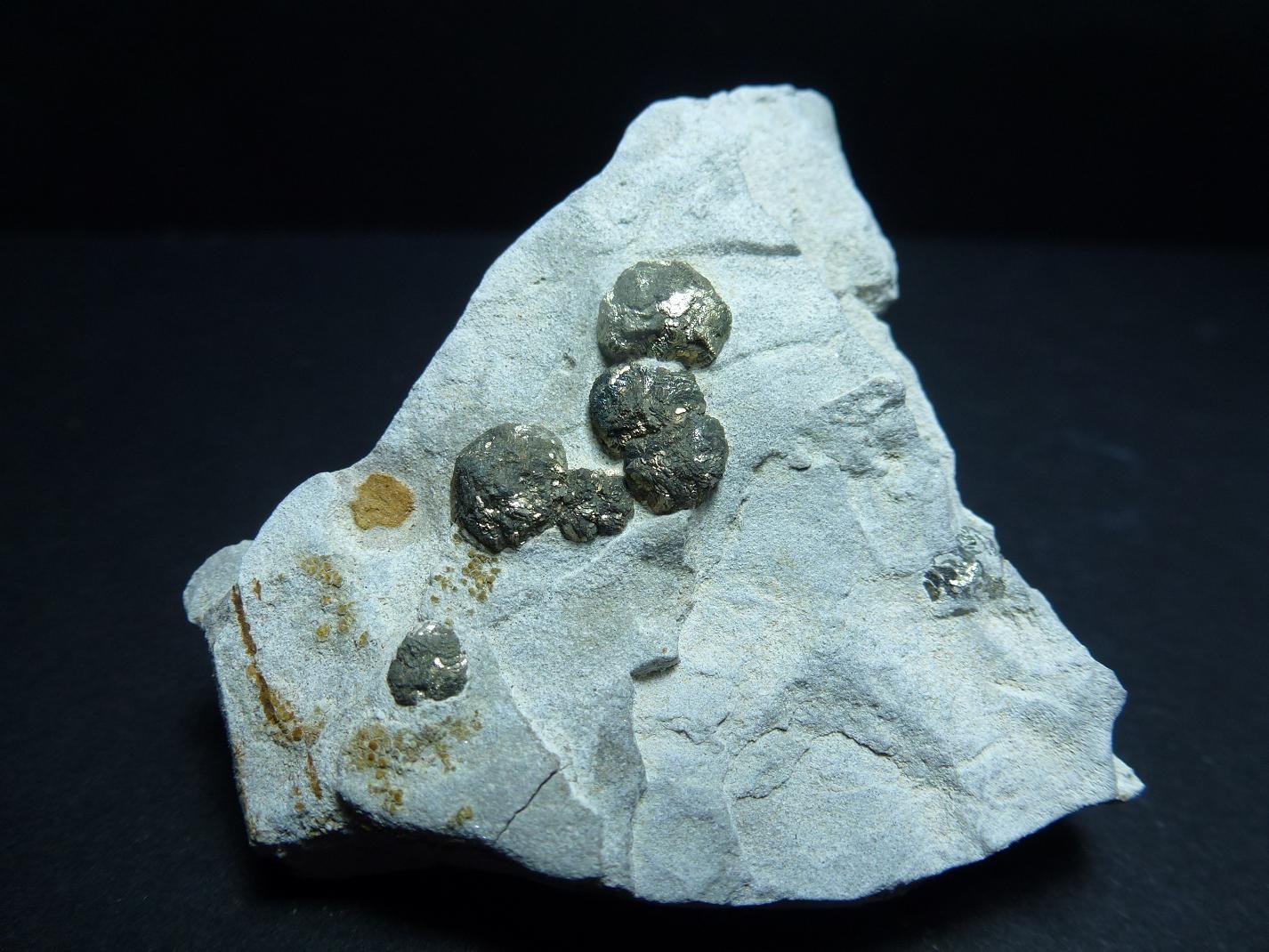 Pirita
5 x 4 cm.
(Autor: javier ruiz martin)