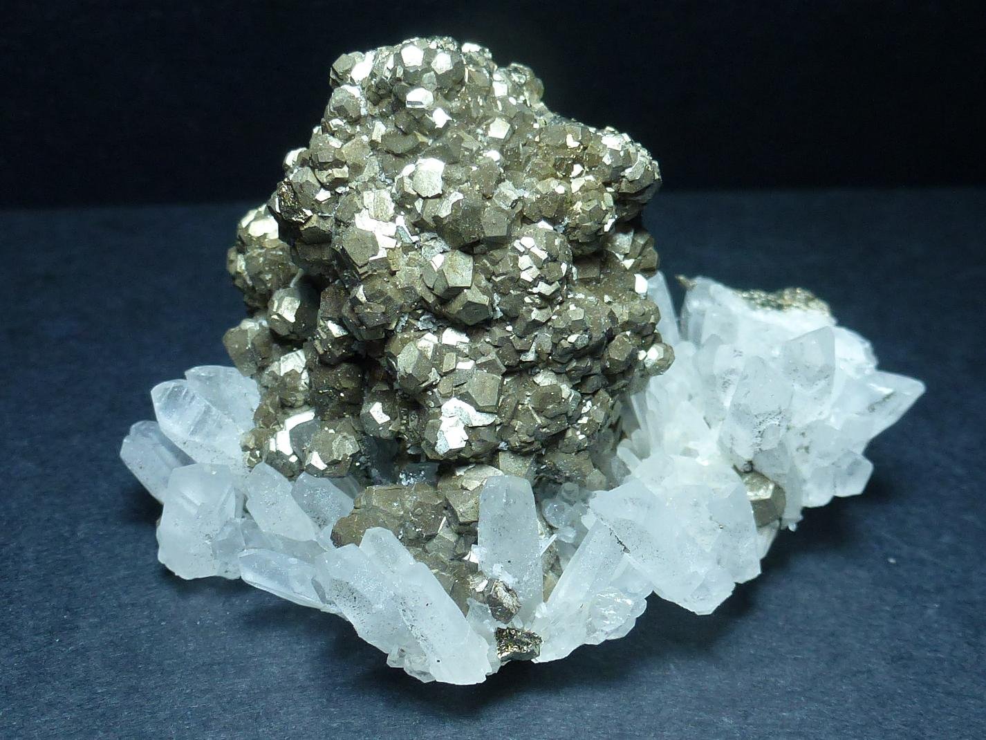 Pirita, Cuarzo
7 x 5 cm.
(Autor: javier ruiz martin)