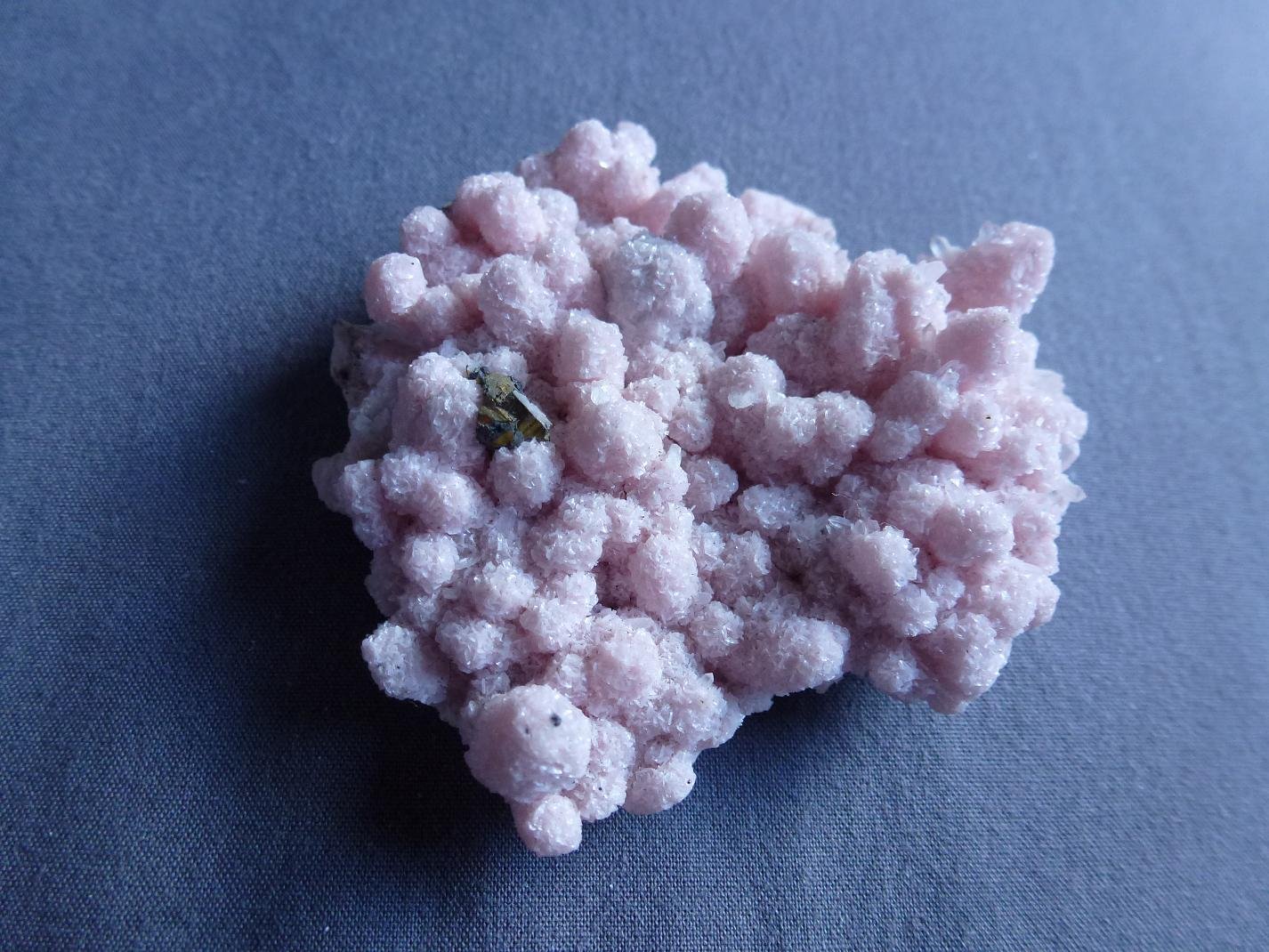 Rodocrosita, Calcopirita, Cuarzo
6 x 4 cm.
(Autor: javier ruiz martin)