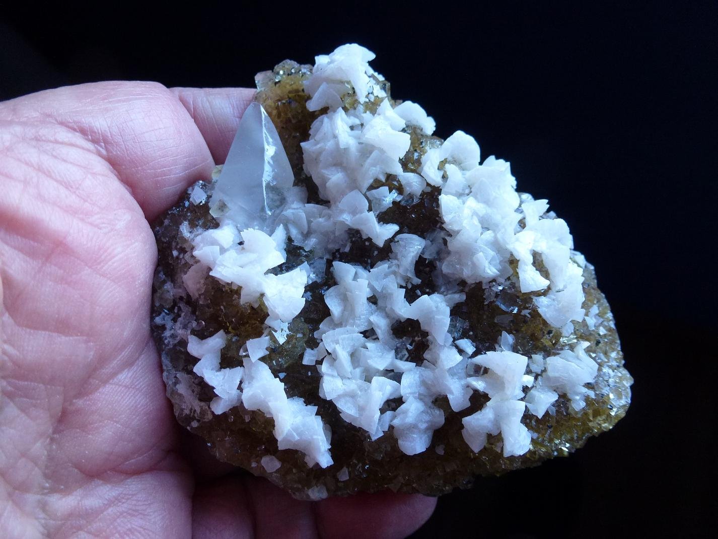 Fluorita, Calcita, Dolomita
8 x 6 cm.
(Autor: javier ruiz martin)
